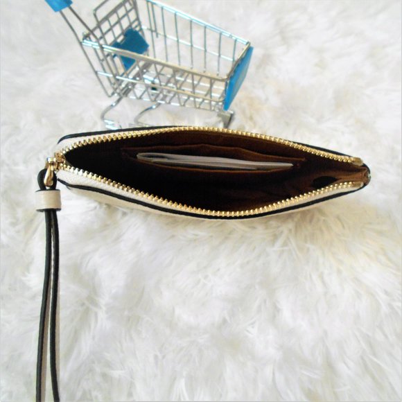 Coach Jes Corner Zip Wristlet Chalk